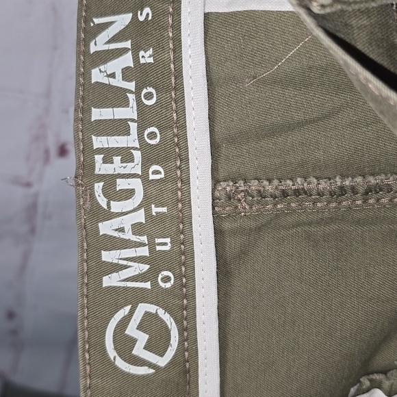Magellan Outdoors Flat Front Olive Green Mens Size 42 - Picture 10 of 14